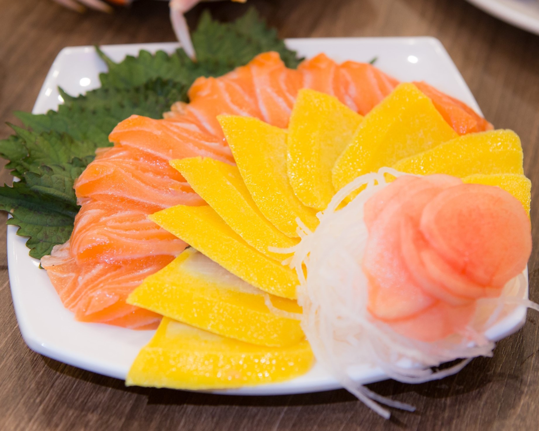 Bật mí những bí mật về sashimi cá trích ép trứng